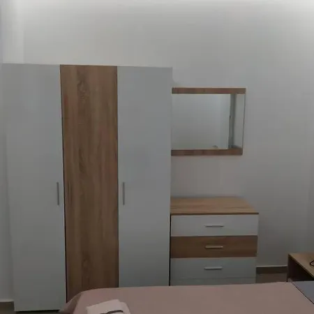Anchors Aweigh 4-apartment Next To The Sea Nea Skioni