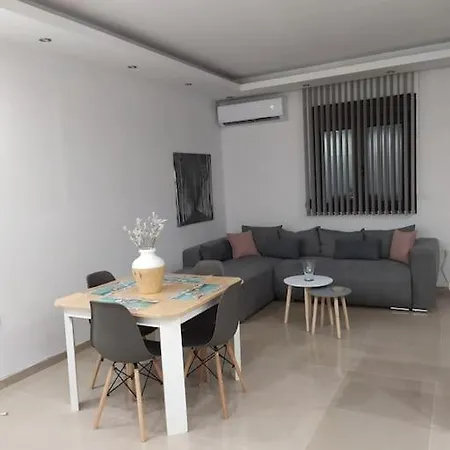 Anchors Aweigh 4-apartment Next To The Sea Apartmán *