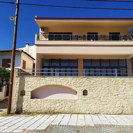Anchors Aweigh 4-apartment Next To The Sea Apartmán *