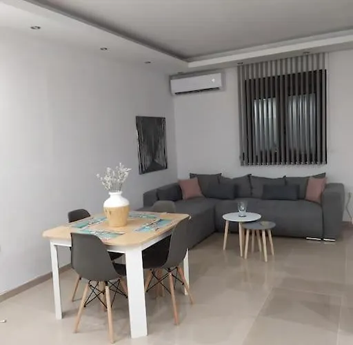 Anchors Aweigh 4-apartment Next To The Sea Appartement *