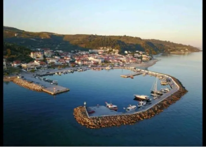 Appartement Anchors Aweigh 4-apartment Next To The Sea Nea Skioni