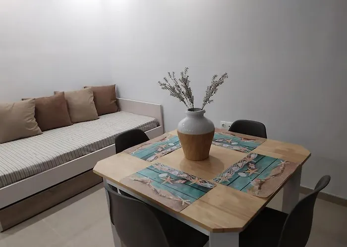 Anchors Aweigh 4-apartment Next To The Sea Appartement Nea Skioni